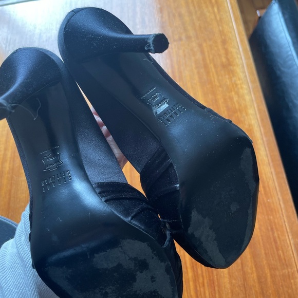 Stuart Weitzman black satin heels - Picture 4 of 5